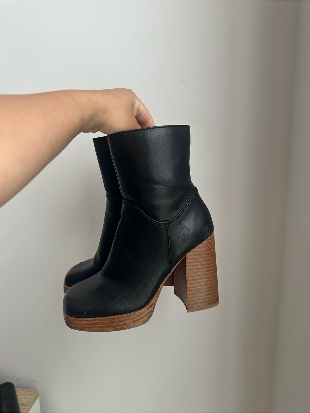 STEVE MADDEN HEEL BOOTS